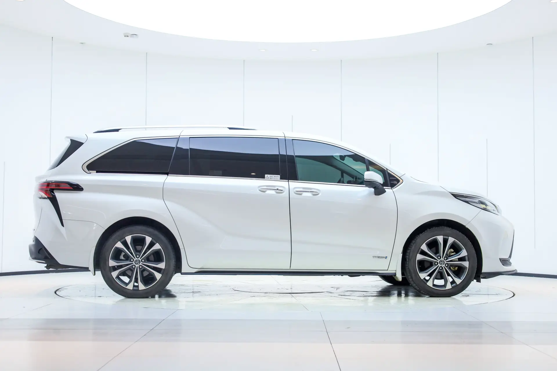 Toyota Granvia, 2023 6