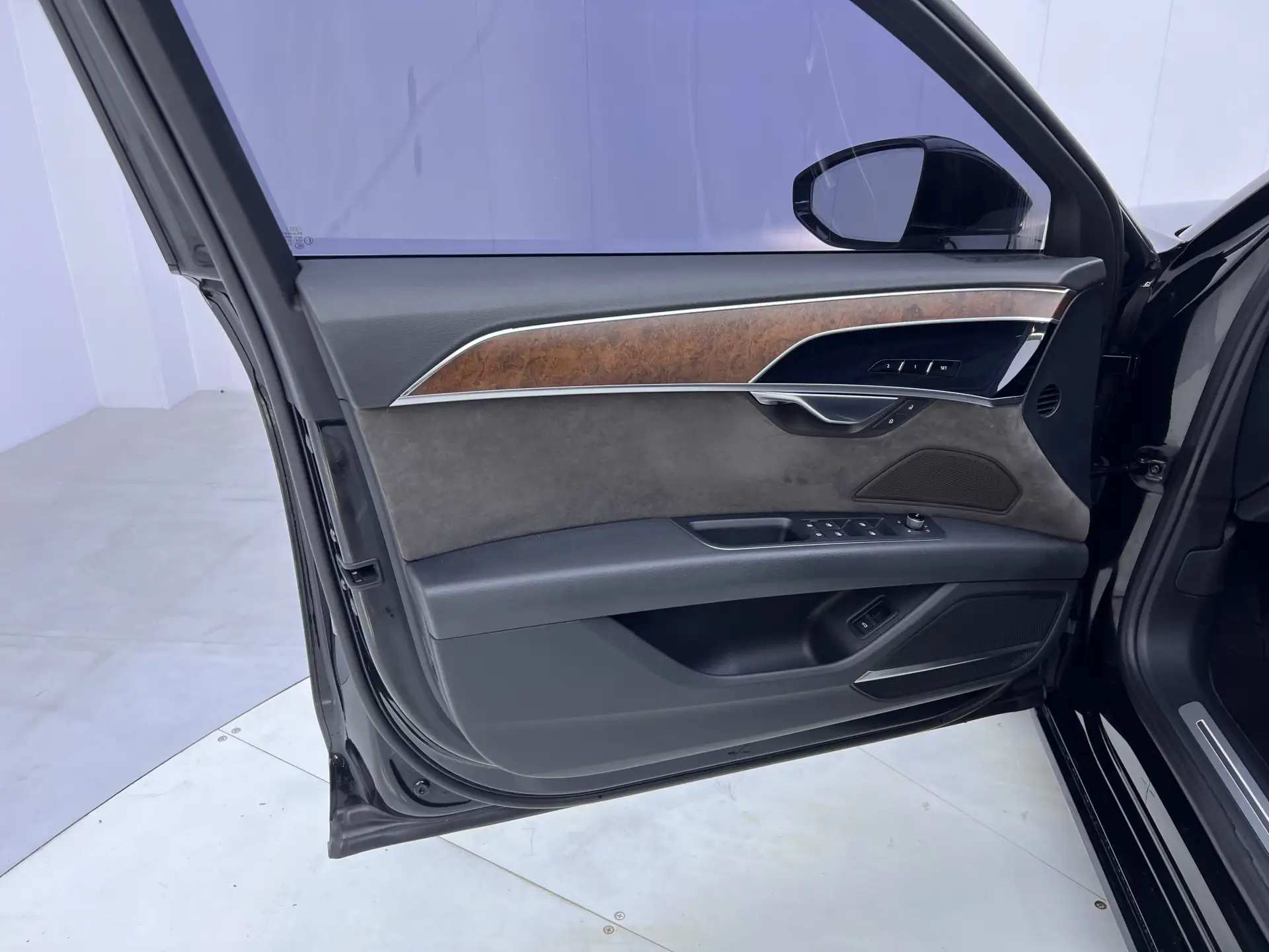 Audi A8L 55 TFSI, 2019 17