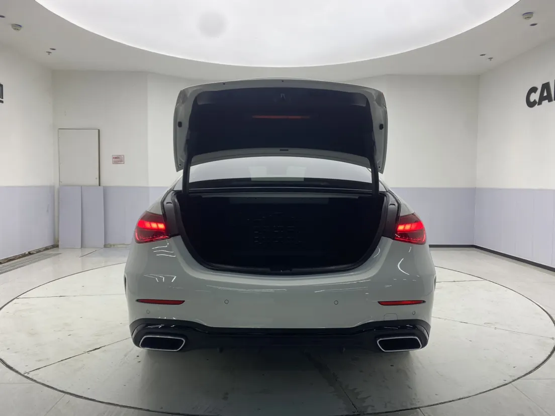 Mercedes-Benz C 260 L, 2025 29