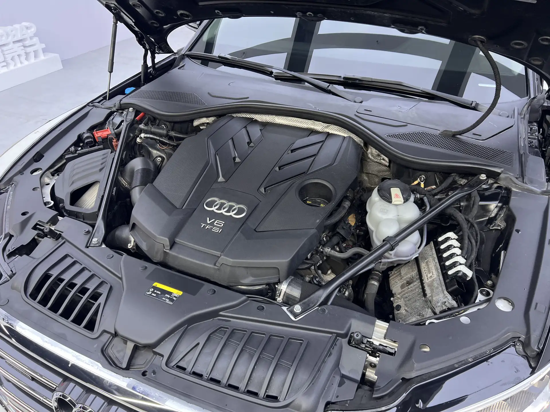 Audi A8L 55 TFSI, 2019 12
