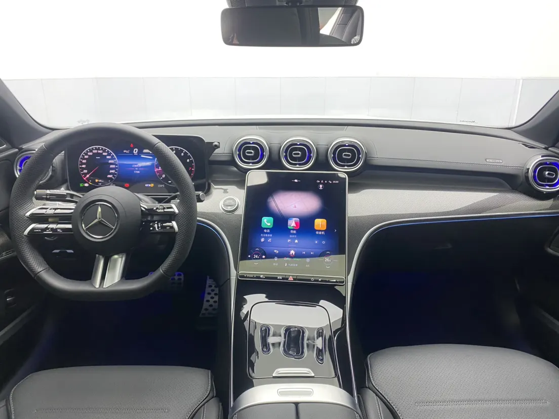 Mercedes-Benz C 260 L, 2025 13