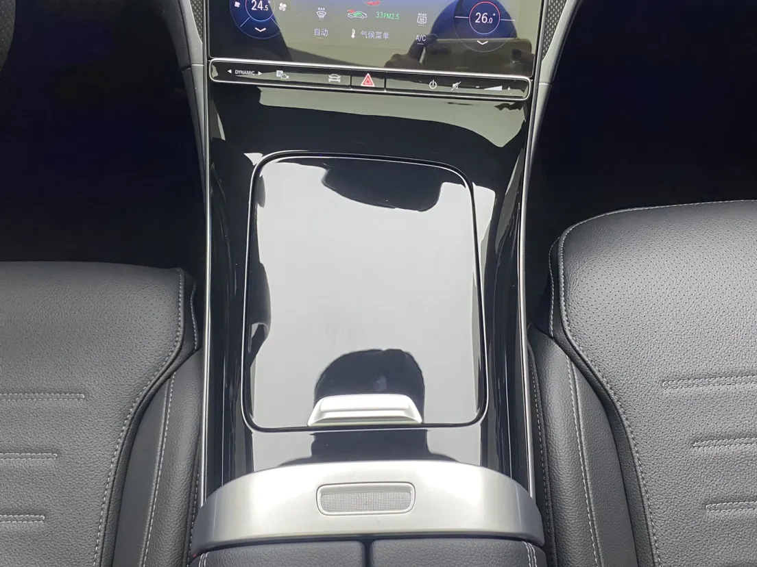 Mercedes-Benz C 260 L, 2025 23
