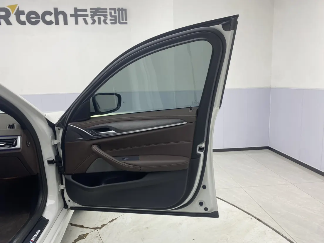 BMW 530Li, 2023 24