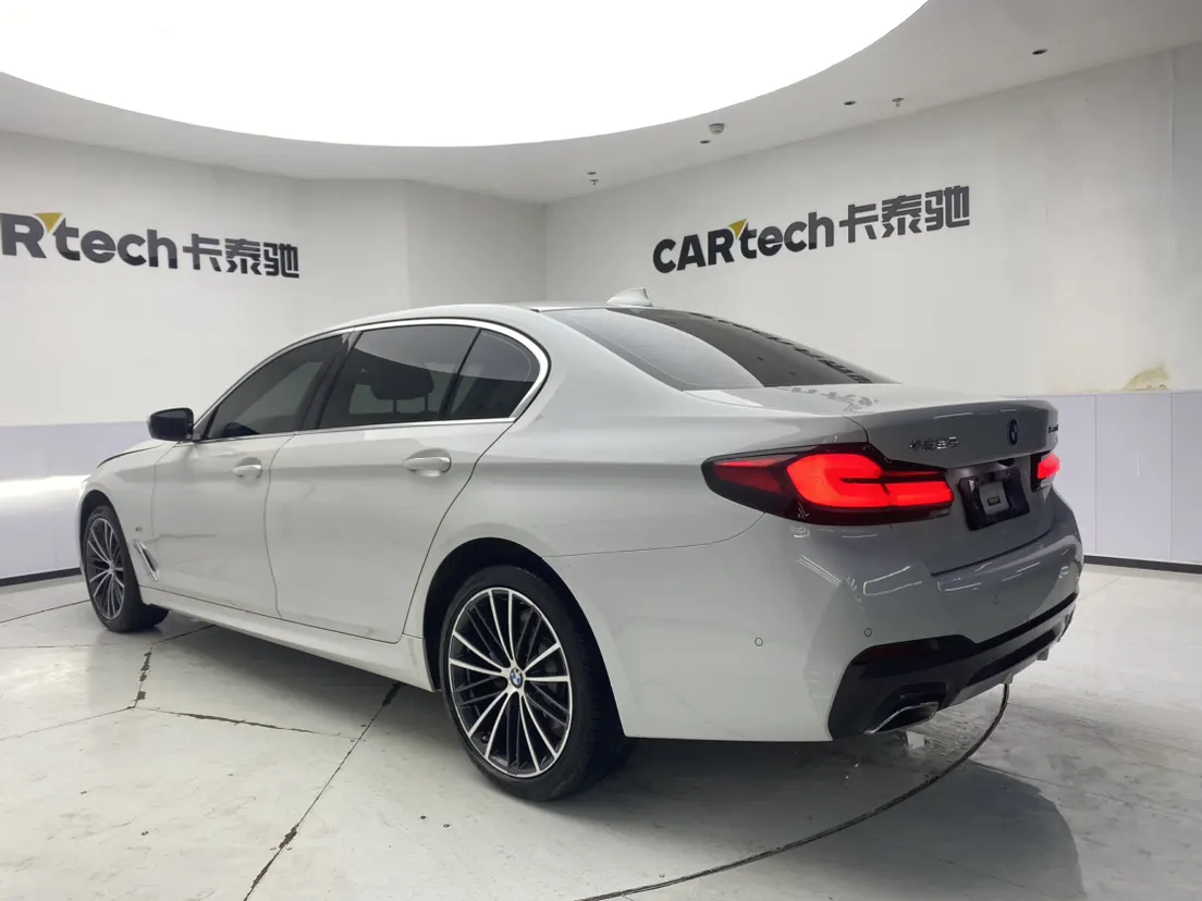 BMW 530Li, 2023 7