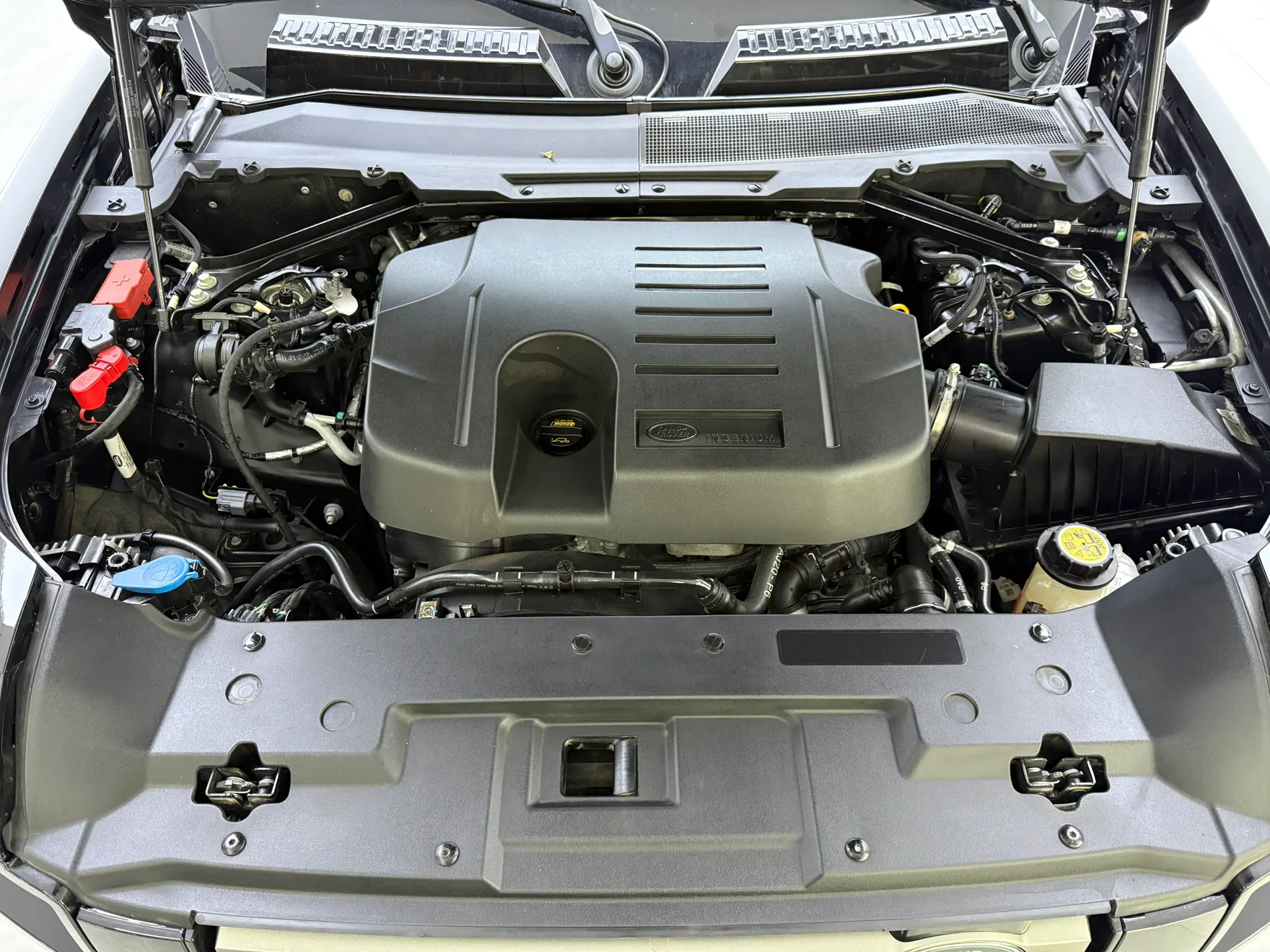 Land Rover Defender, 2023 12