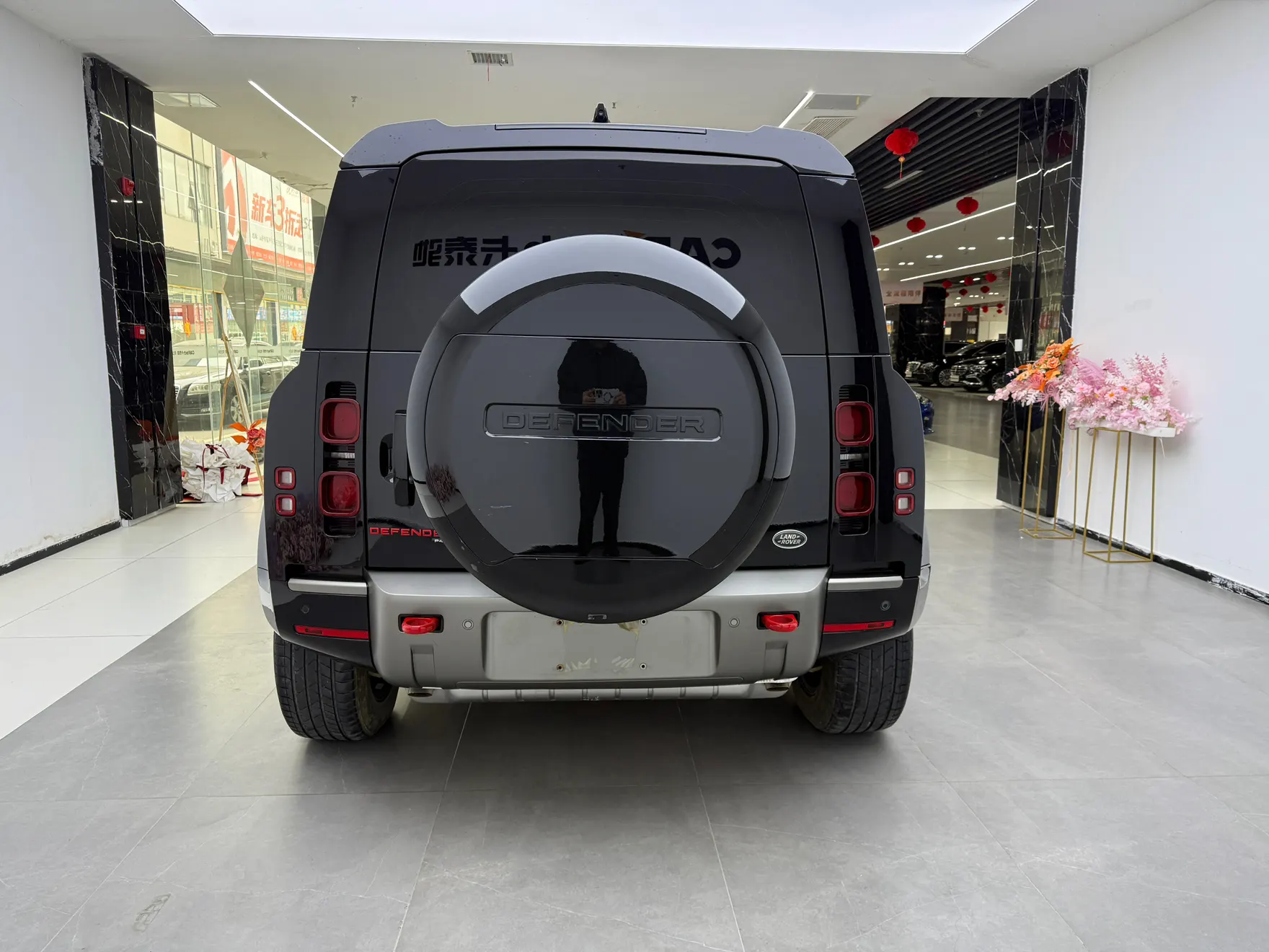Land Rover Defender, 2023 6