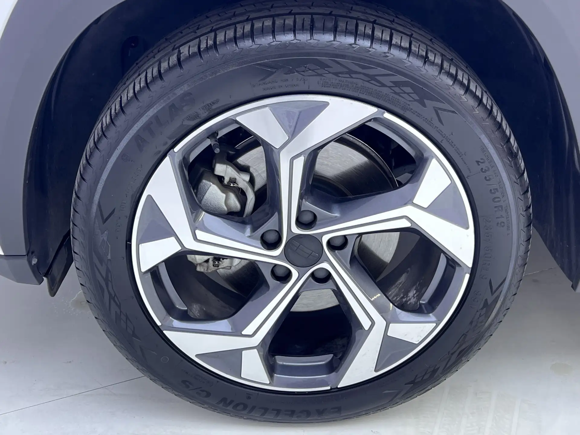 Geely Boyue, 2023 10