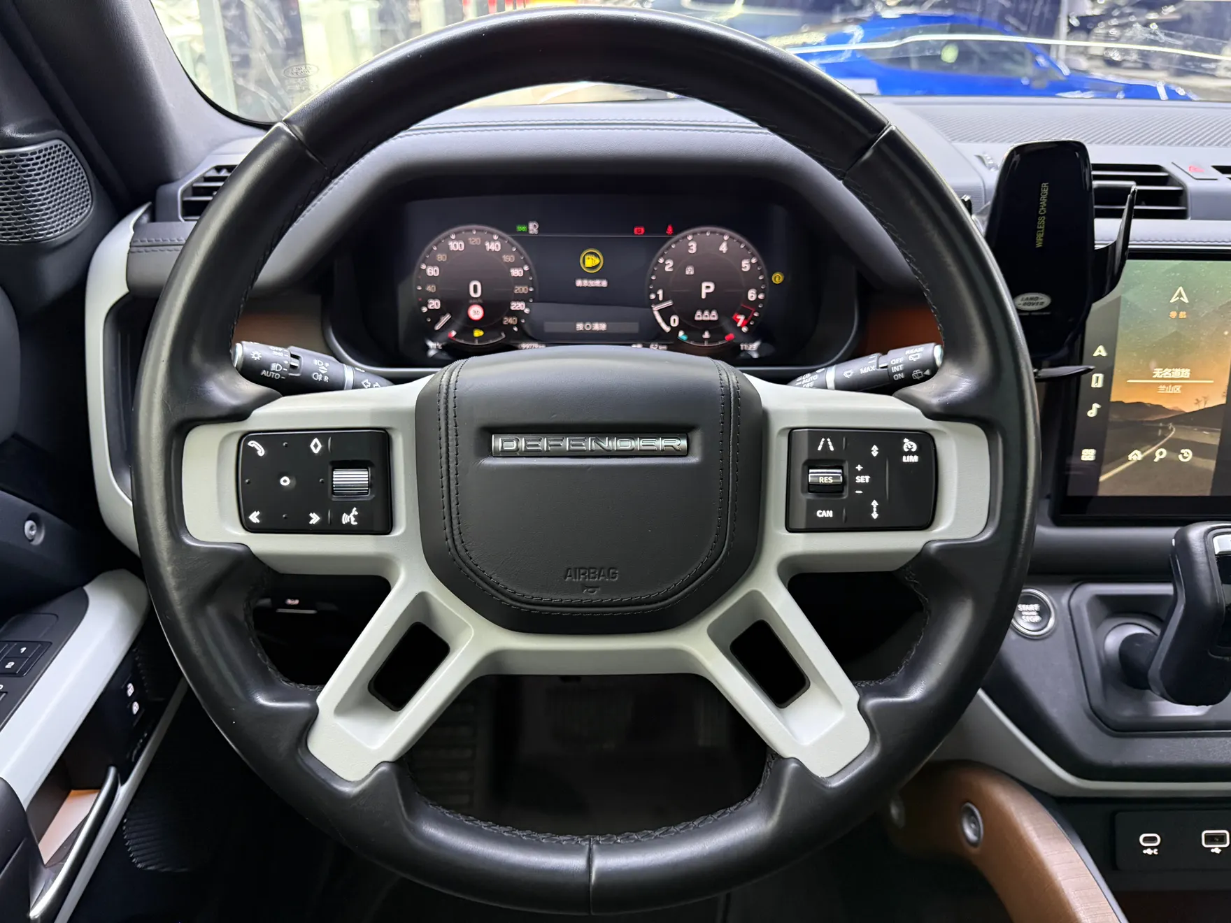 Land Rover Defender, 2023 14
