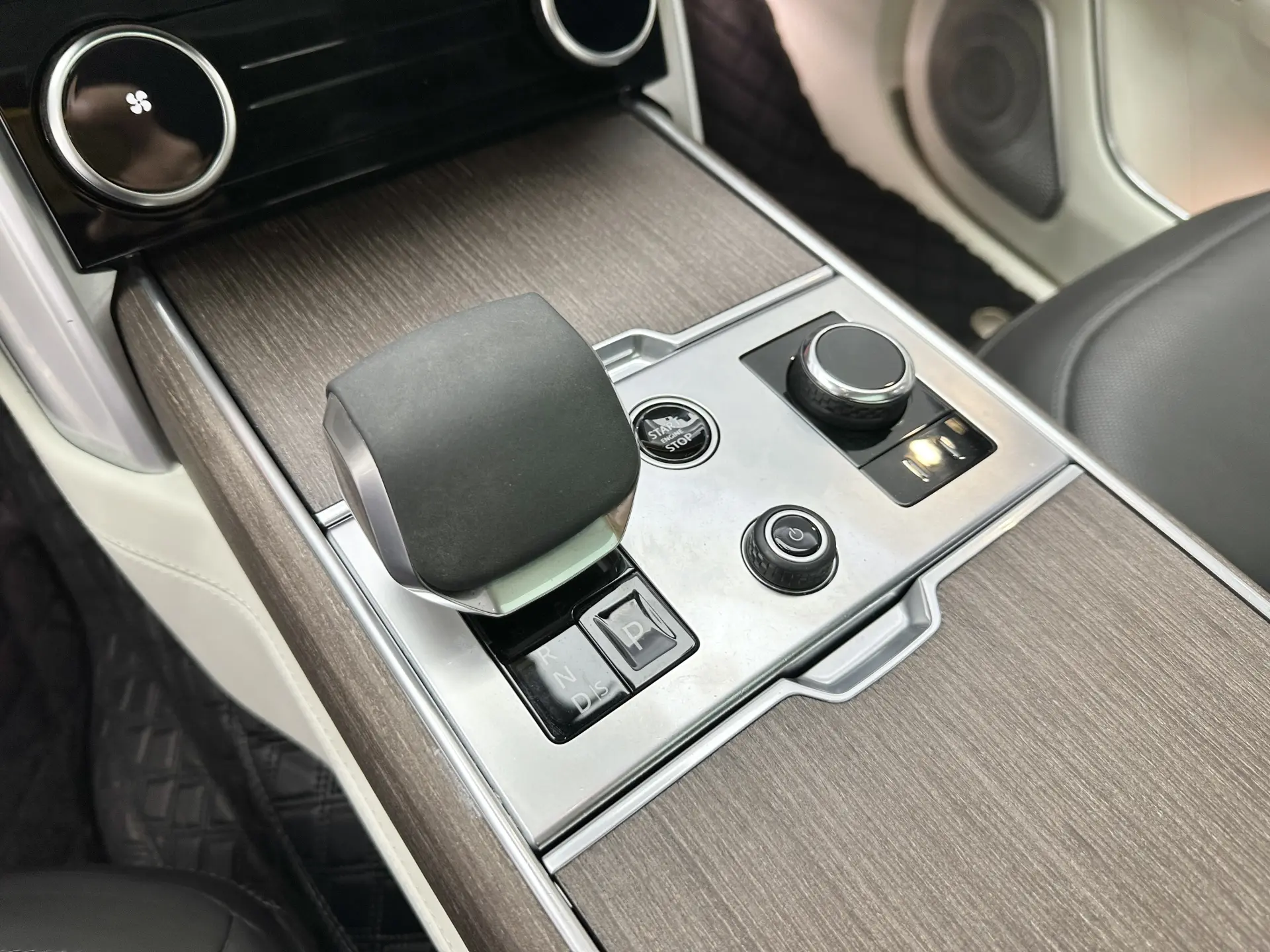 Land Rover Range Rover, 2023 17