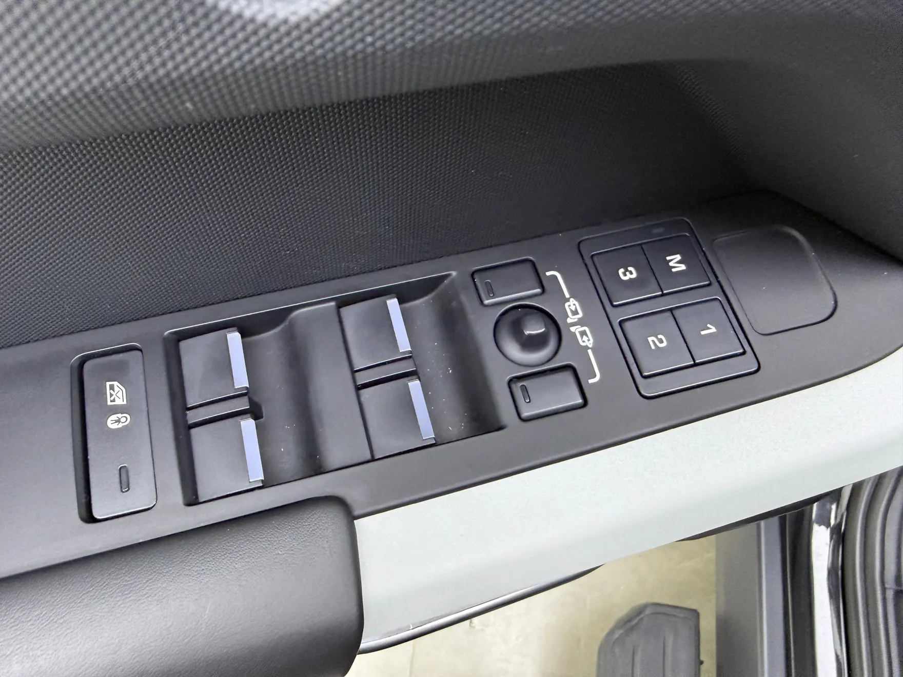 Land Rover Defender, 2023 26