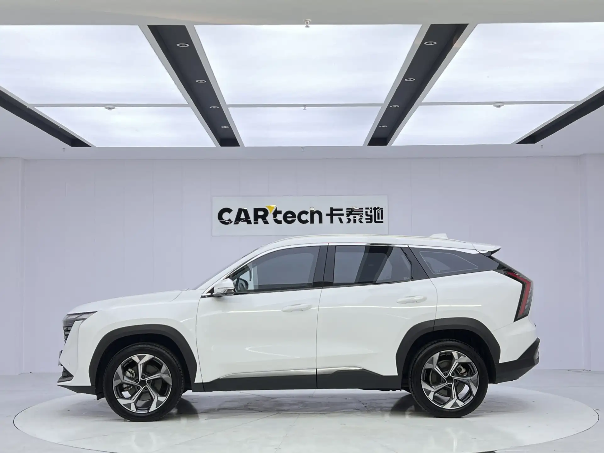 Geely Boyue, 2023 7