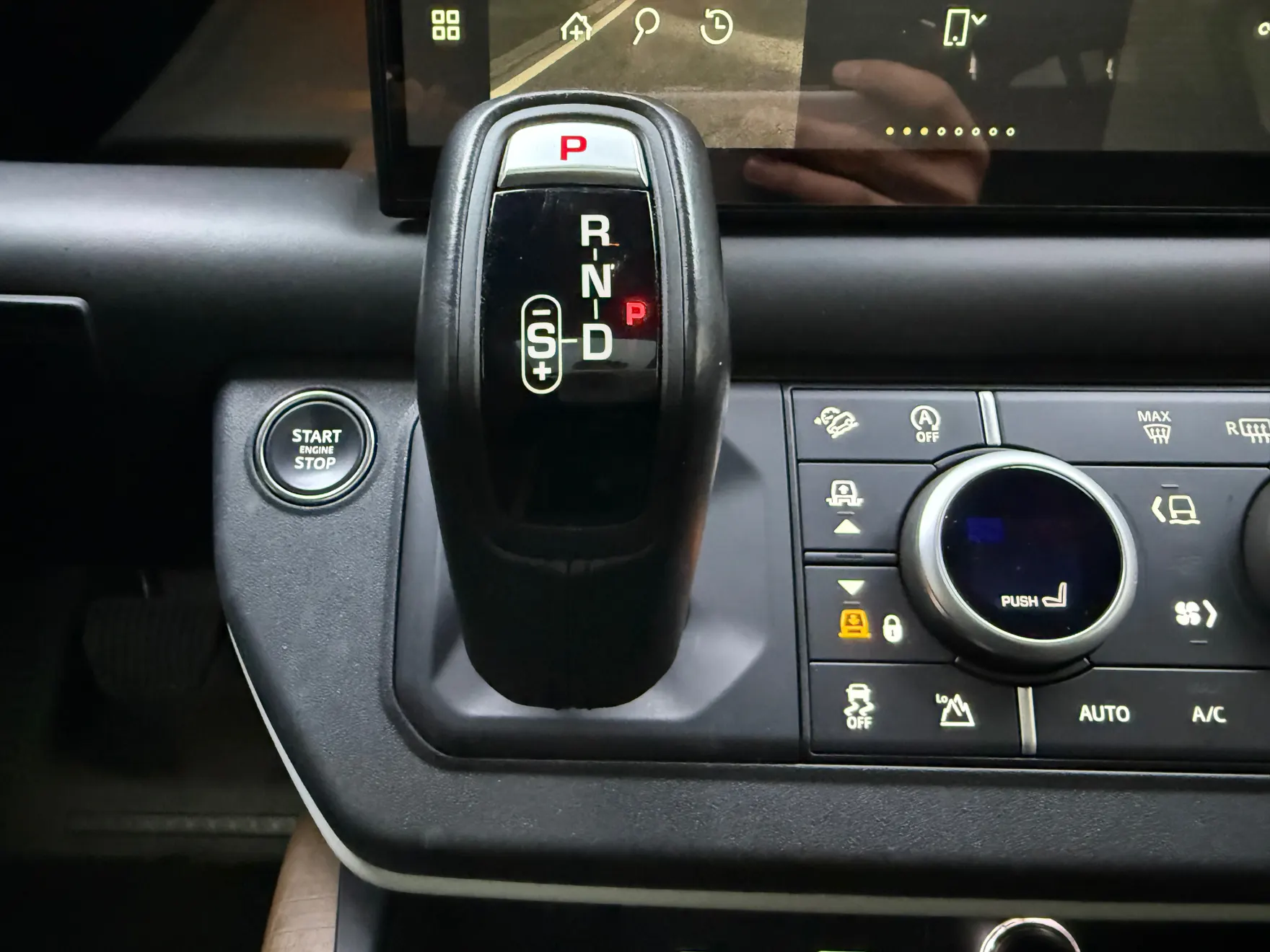 Land Rover Defender, 2023 20