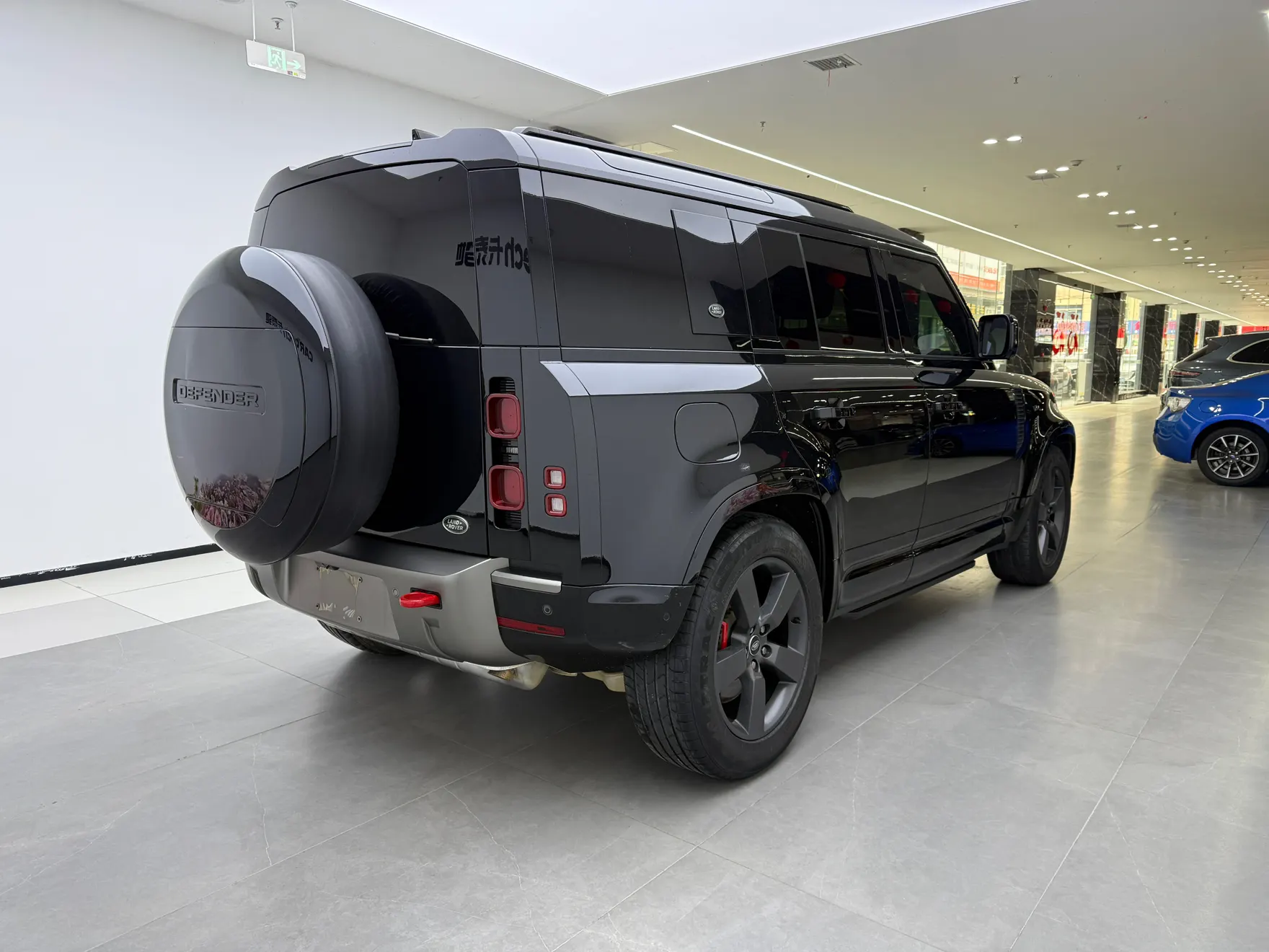 Land Rover Defender, 2023 все фото