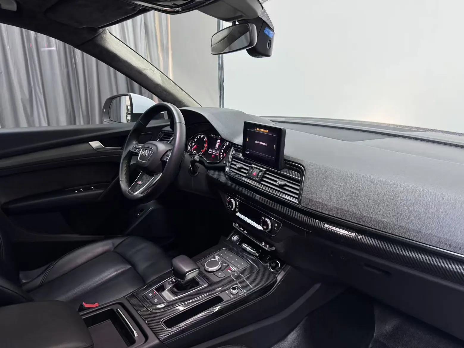 Audi Q5L 40 TFSI, 2018 11