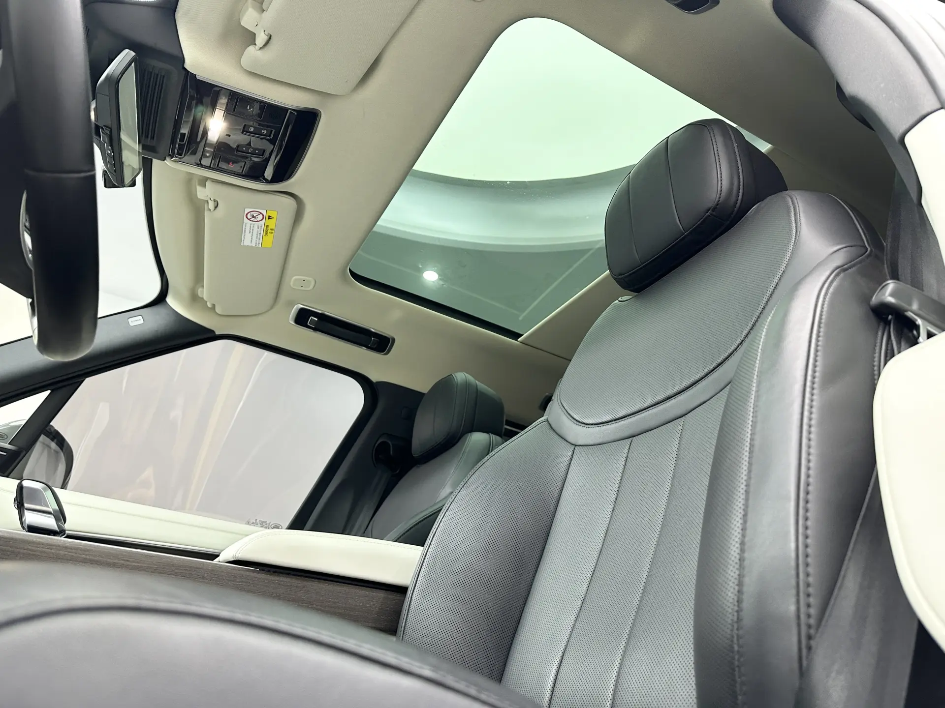 Land Rover Range Rover, 2023 14