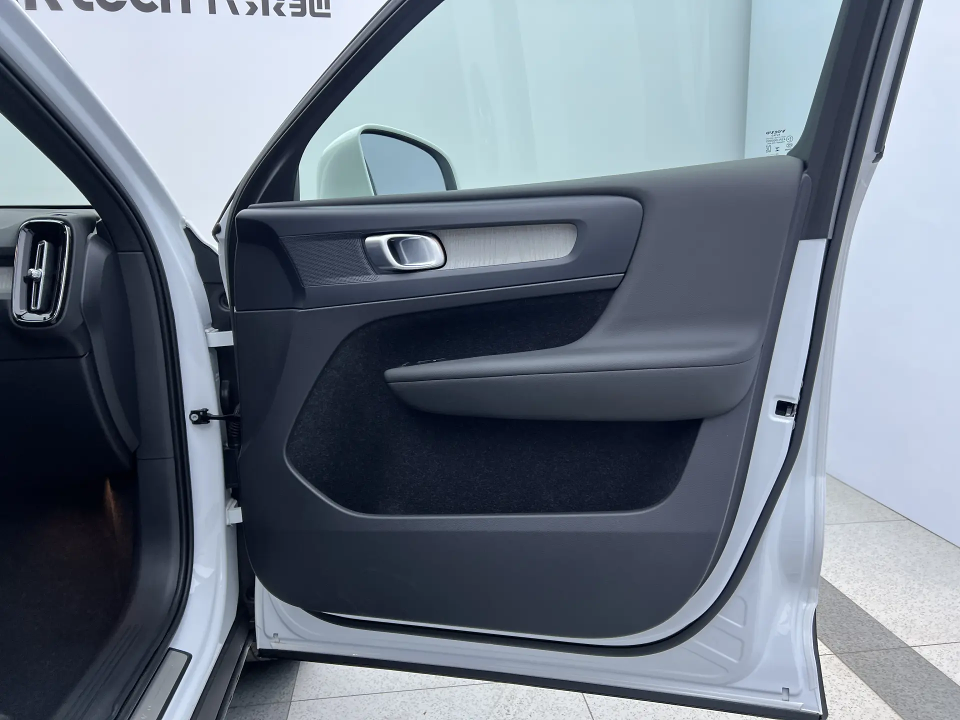 Volvo XC40, 2026 24