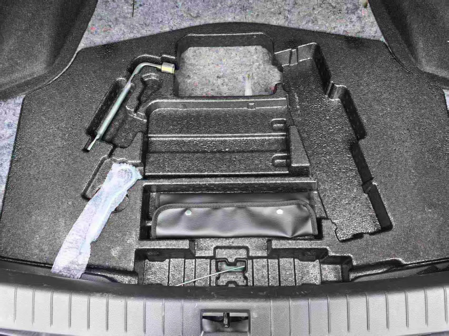 Infiniti Q50L, 2017 11