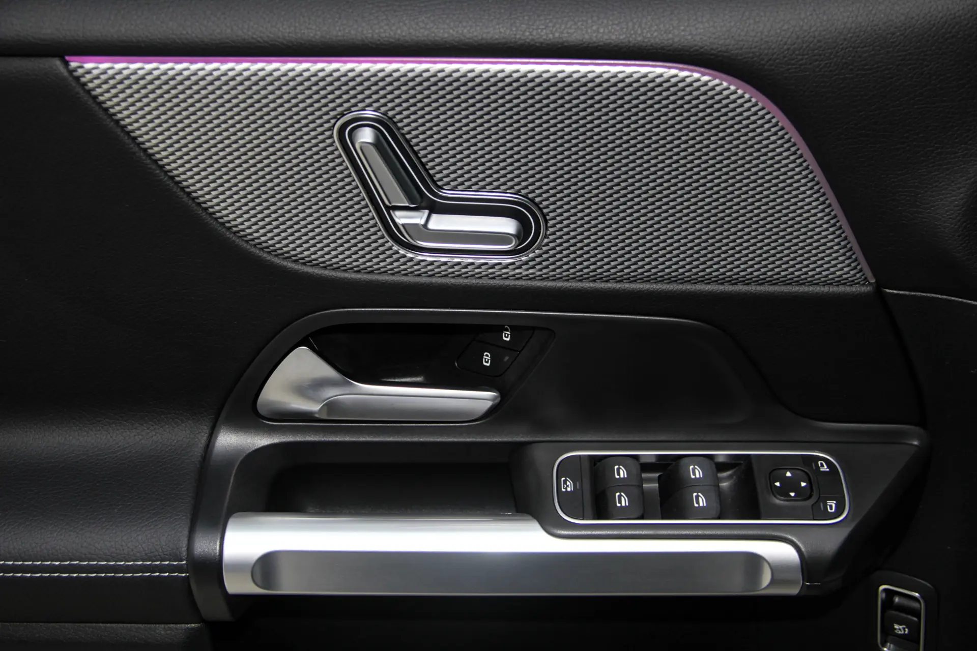 Mercedes-Benz GLB, 2024 18