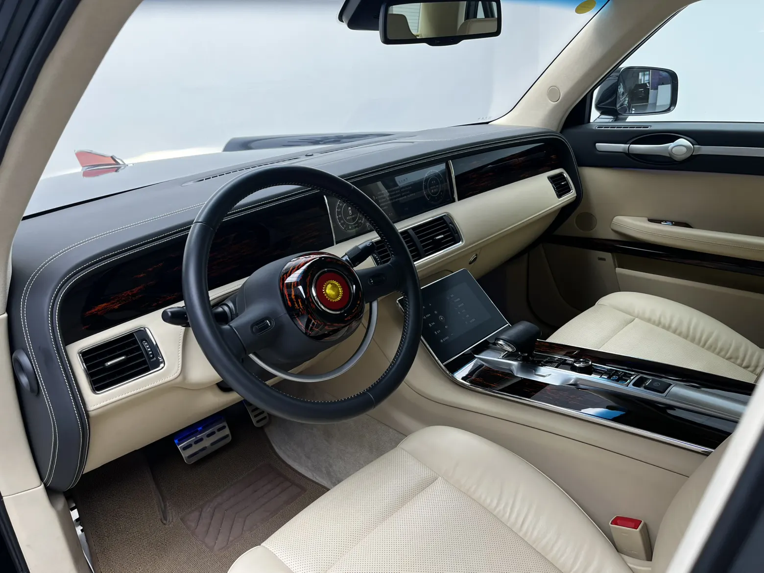 Hongqi L5, 2025 17