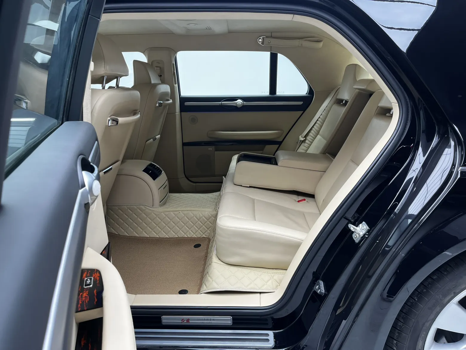 Hongqi L5, 2025 12