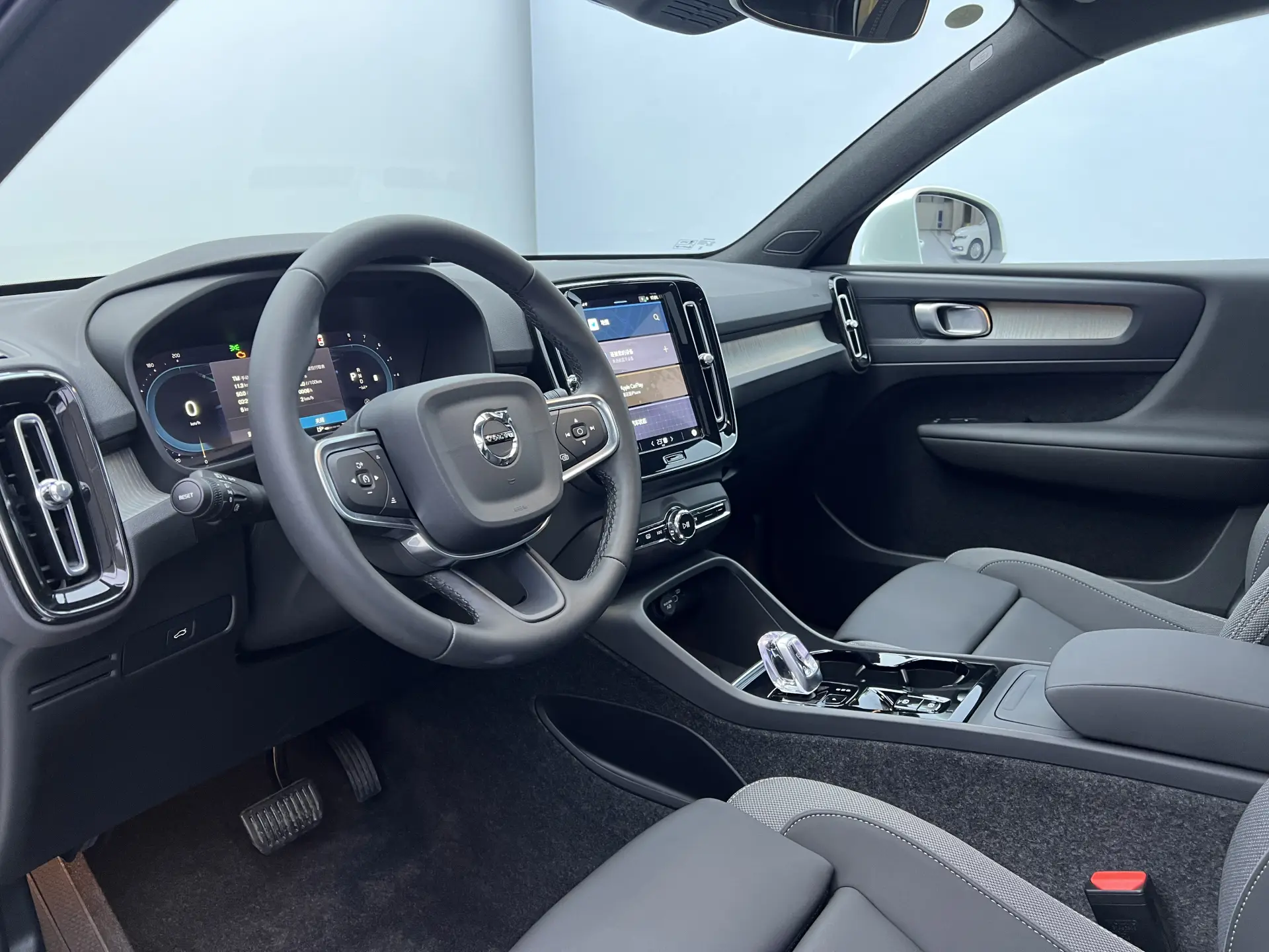 Volvo XC40, 2026 9