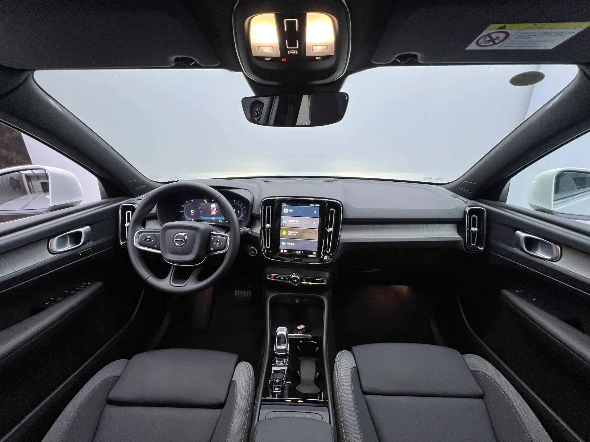 Volvo XC40, 2026 25