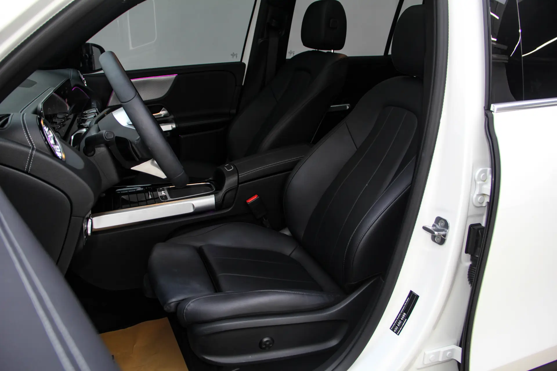 Mercedes-Benz GLB, 2024 33