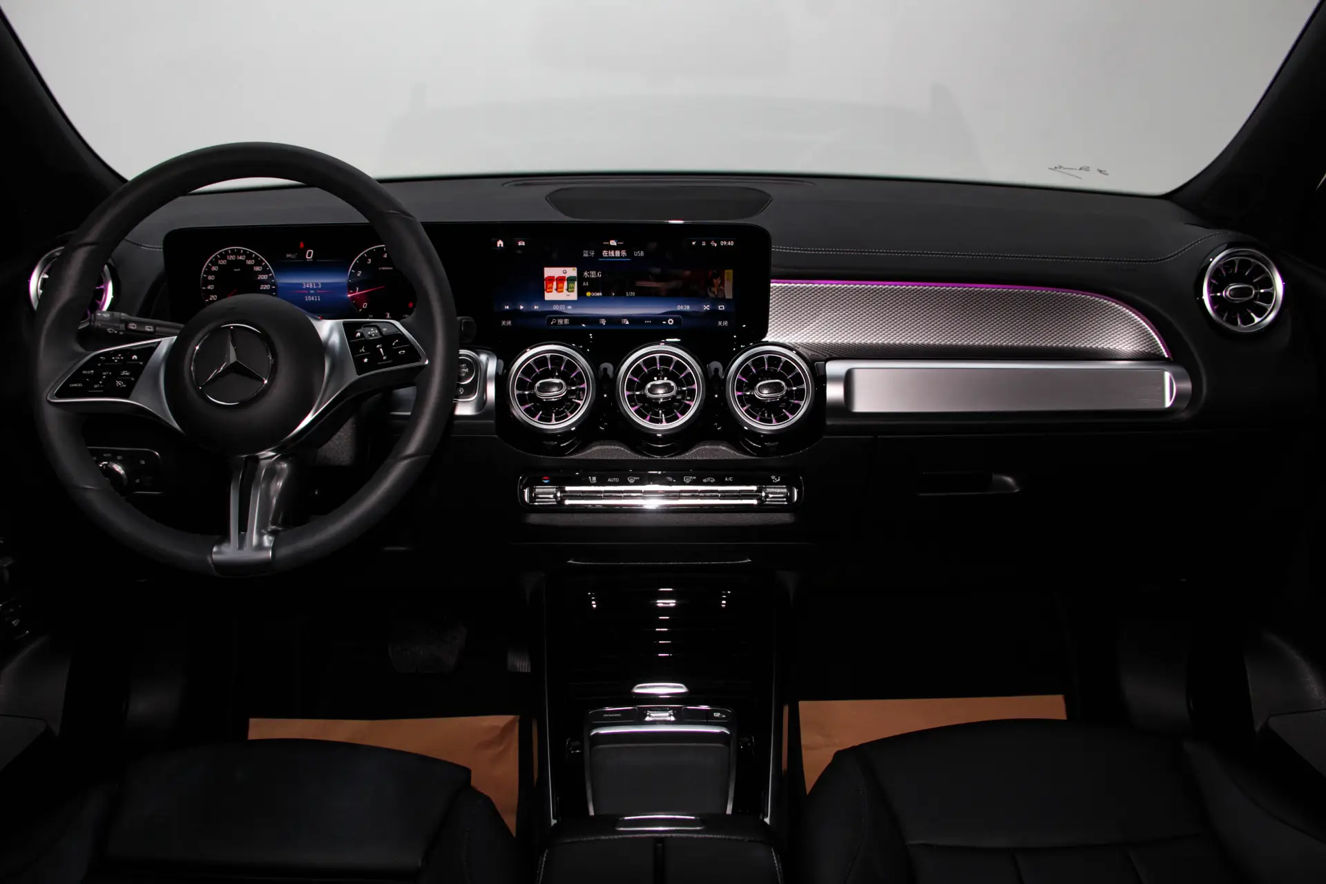Mercedes-Benz GLB, 2024 23