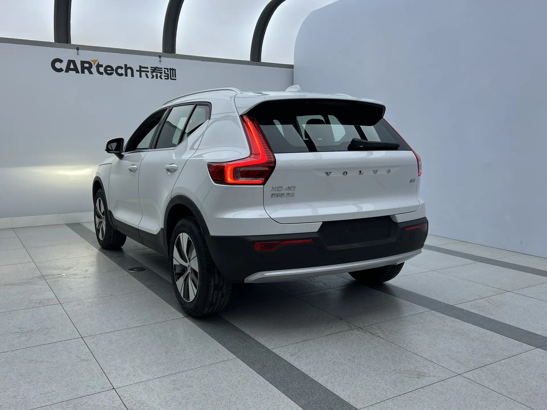 Volvo XC40, 2026 6