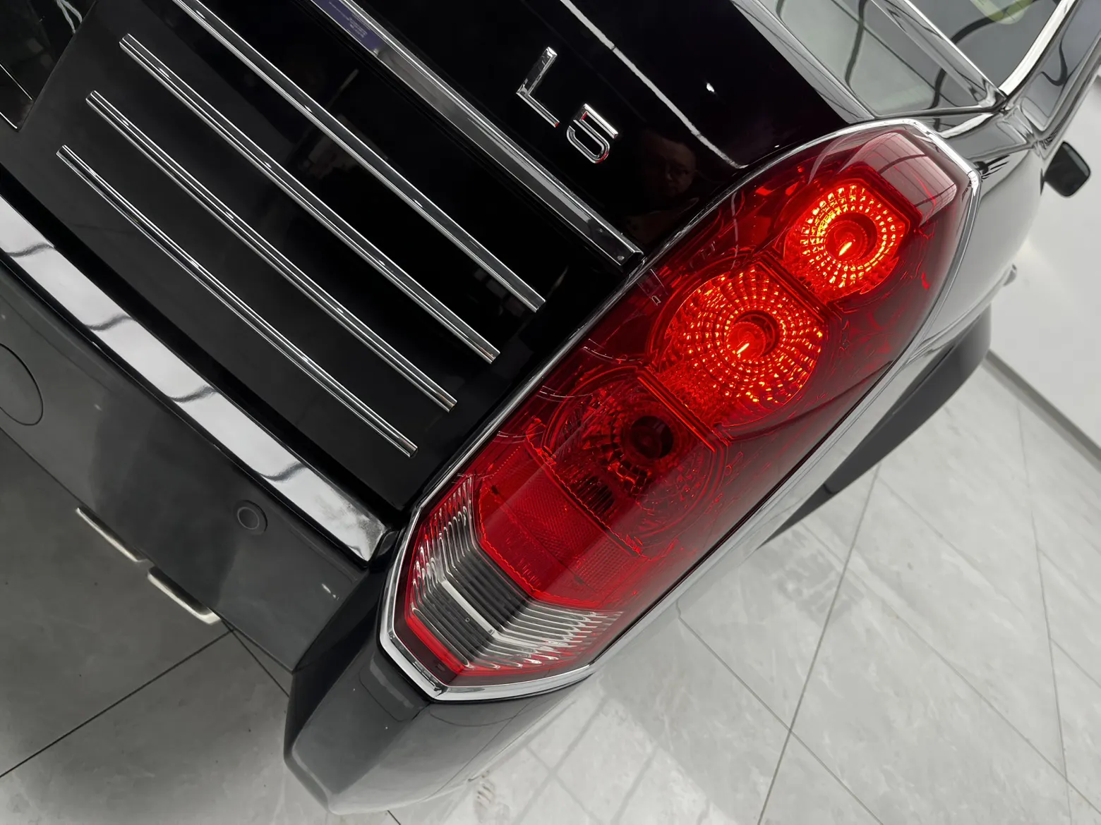 Hongqi L5, 2025 6