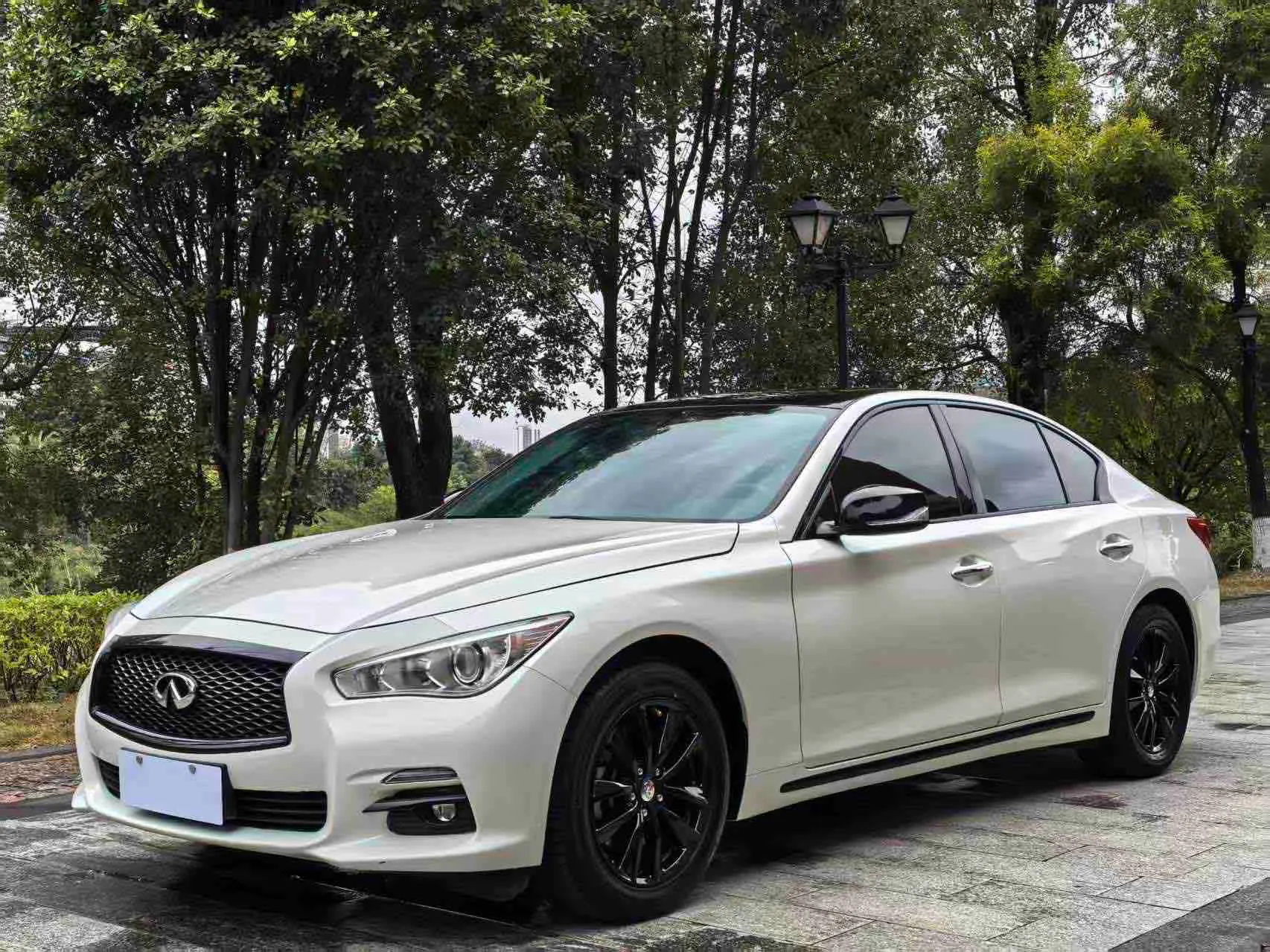 Infiniti Q50L