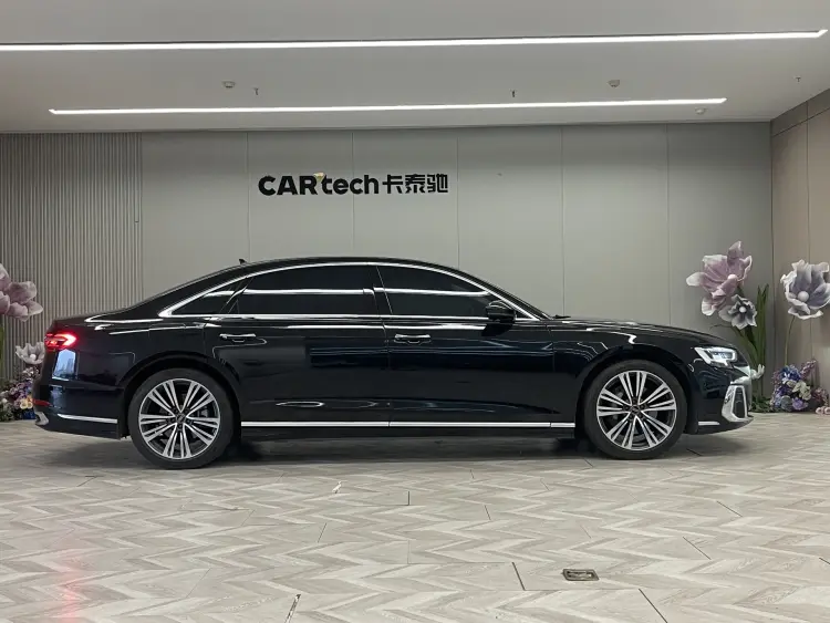Audi A8, 2023 4