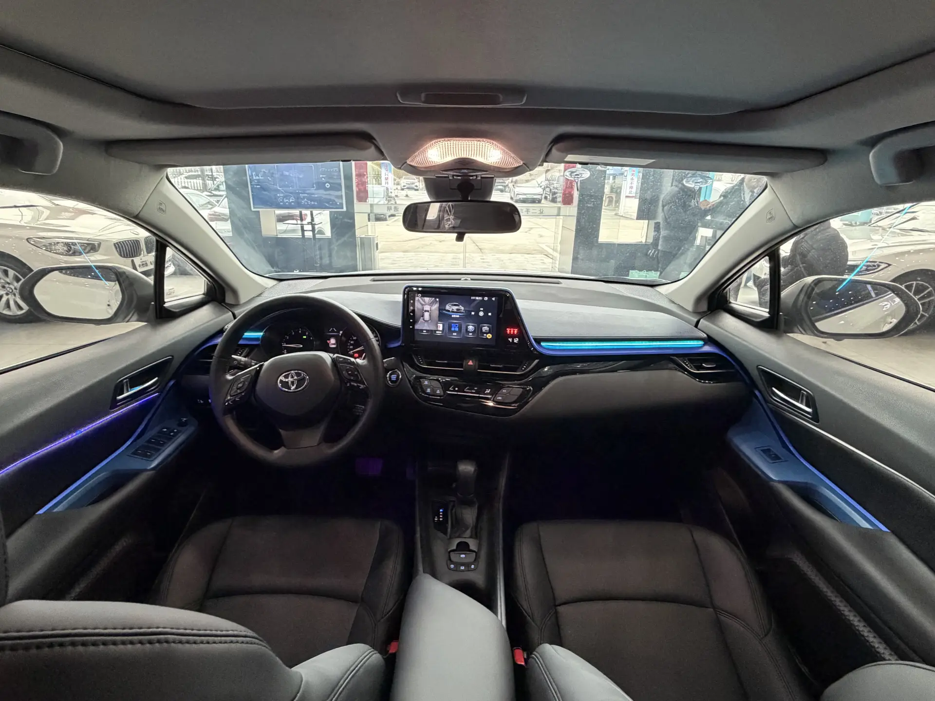 Toyota C-HR, 2021 все фото