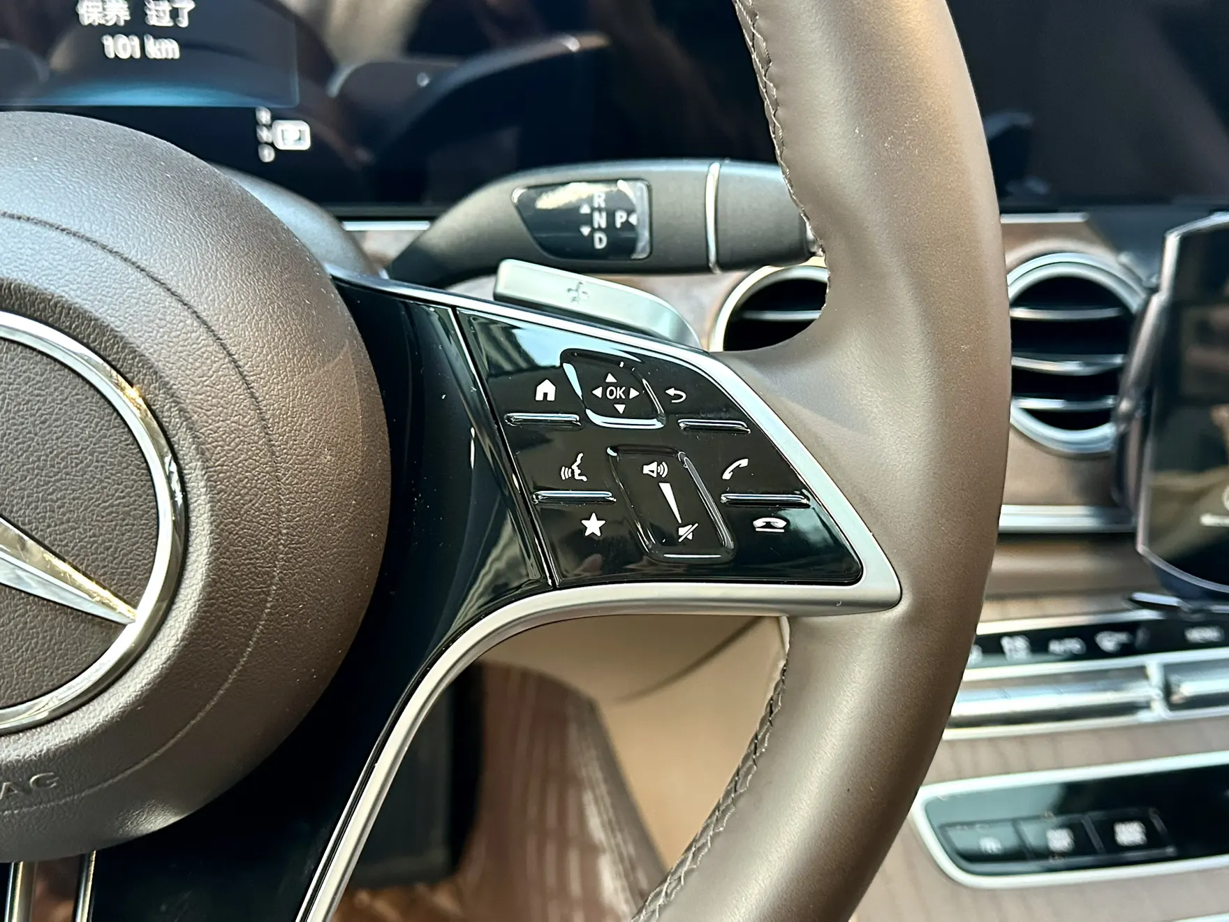 Mercedes-Benz E 300 L, 2023 18