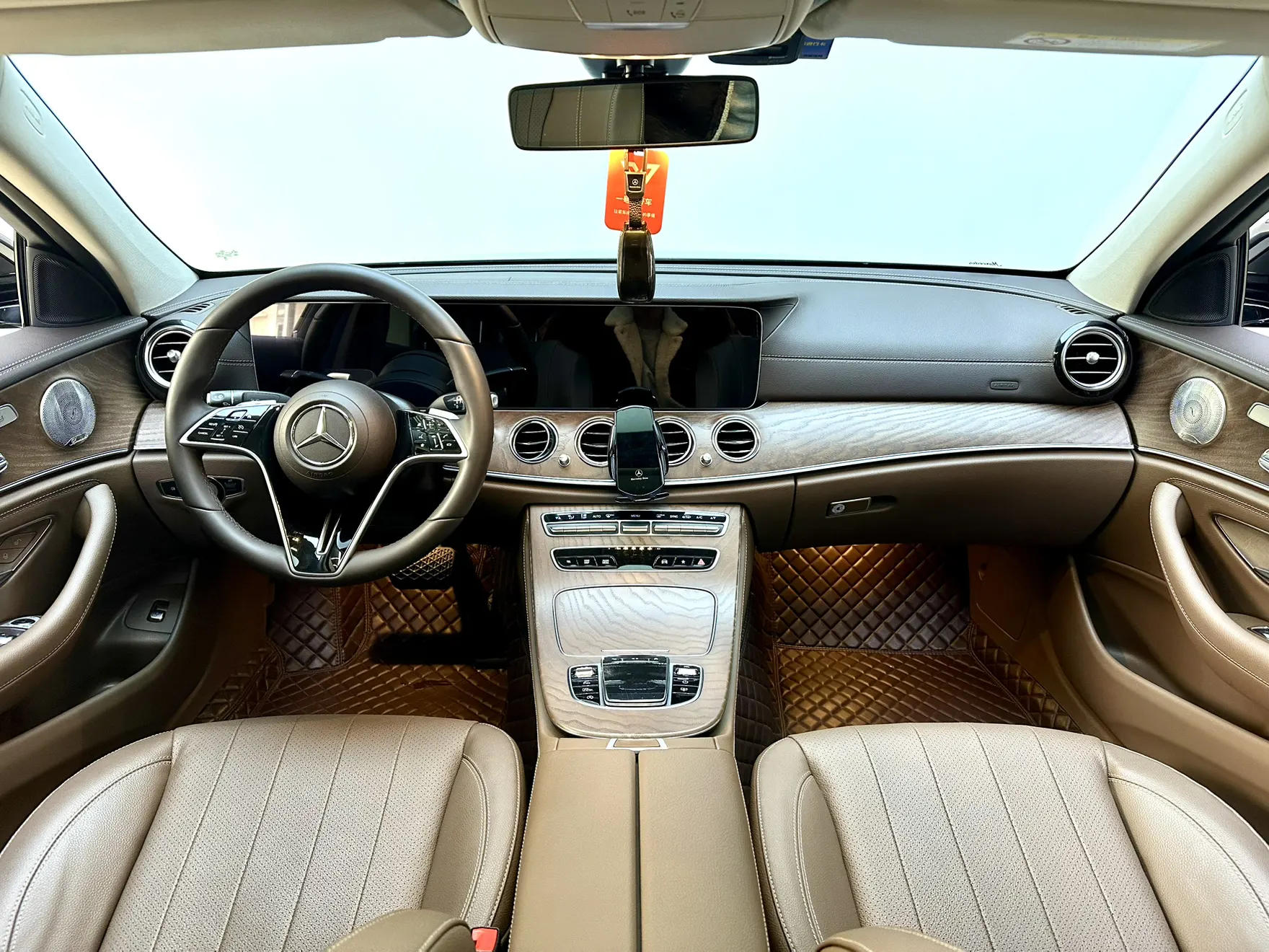 Mercedes-Benz E 300 L, 2023 9