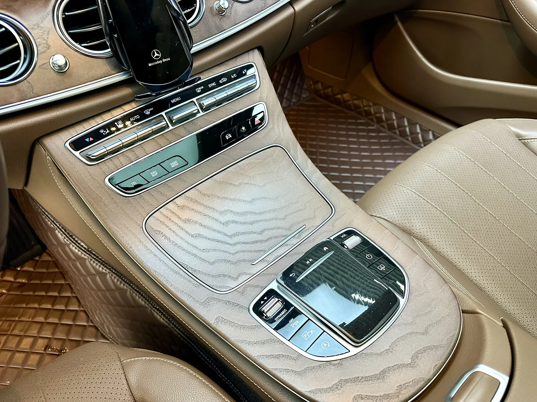 Mercedes-Benz E 300 L, 2023 15