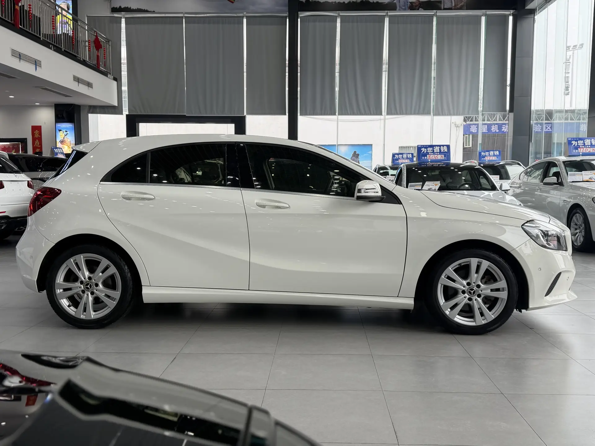 Mercedes-Benz A 200, 2018 14