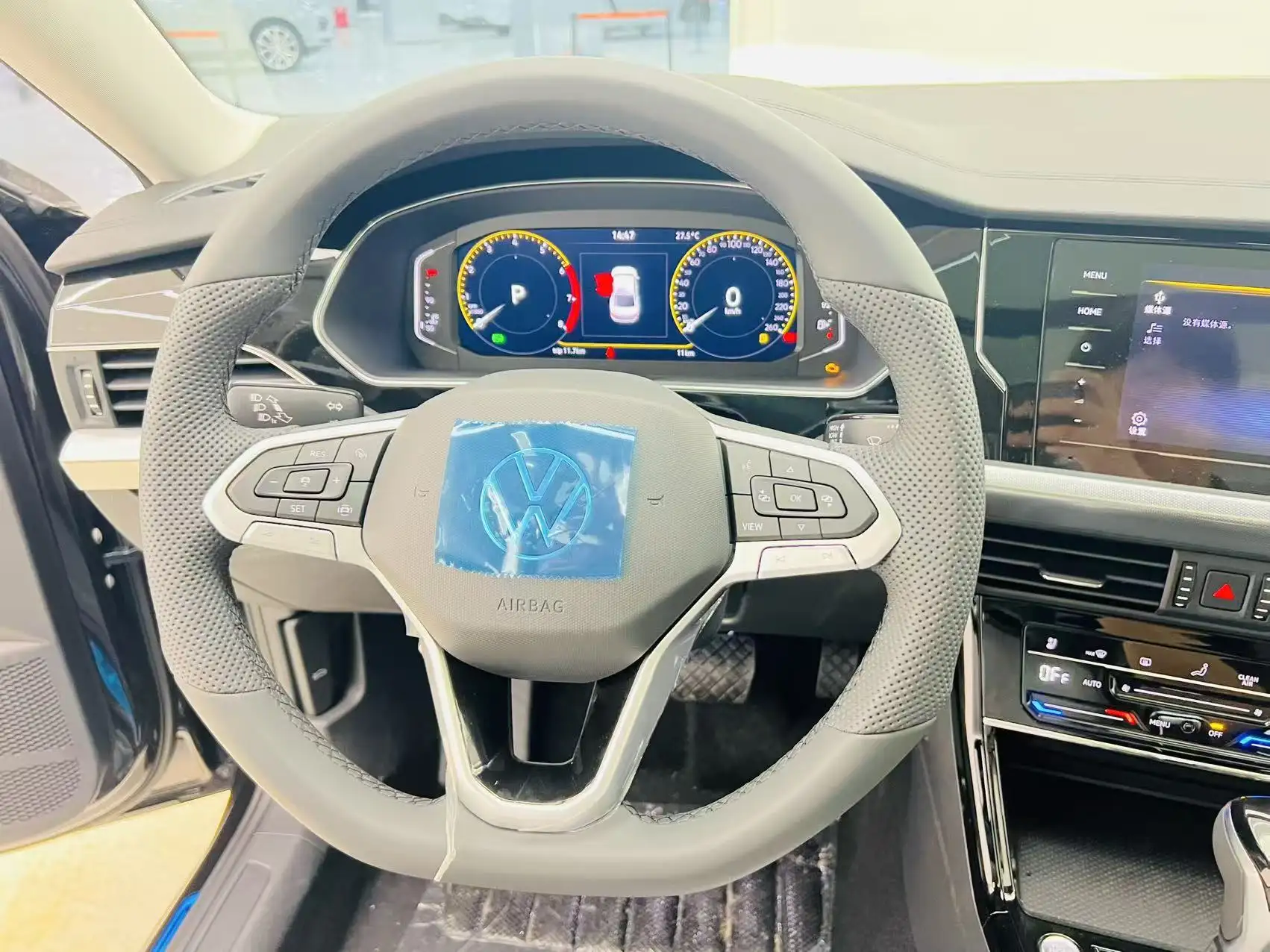Volkswagen Passat, 2026 10