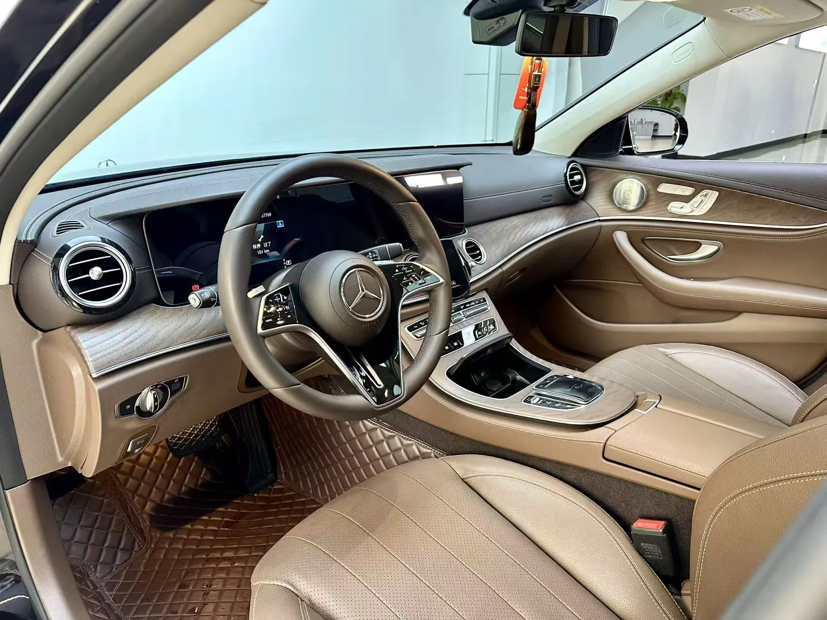 Mercedes-Benz E 300 L, 2023 12