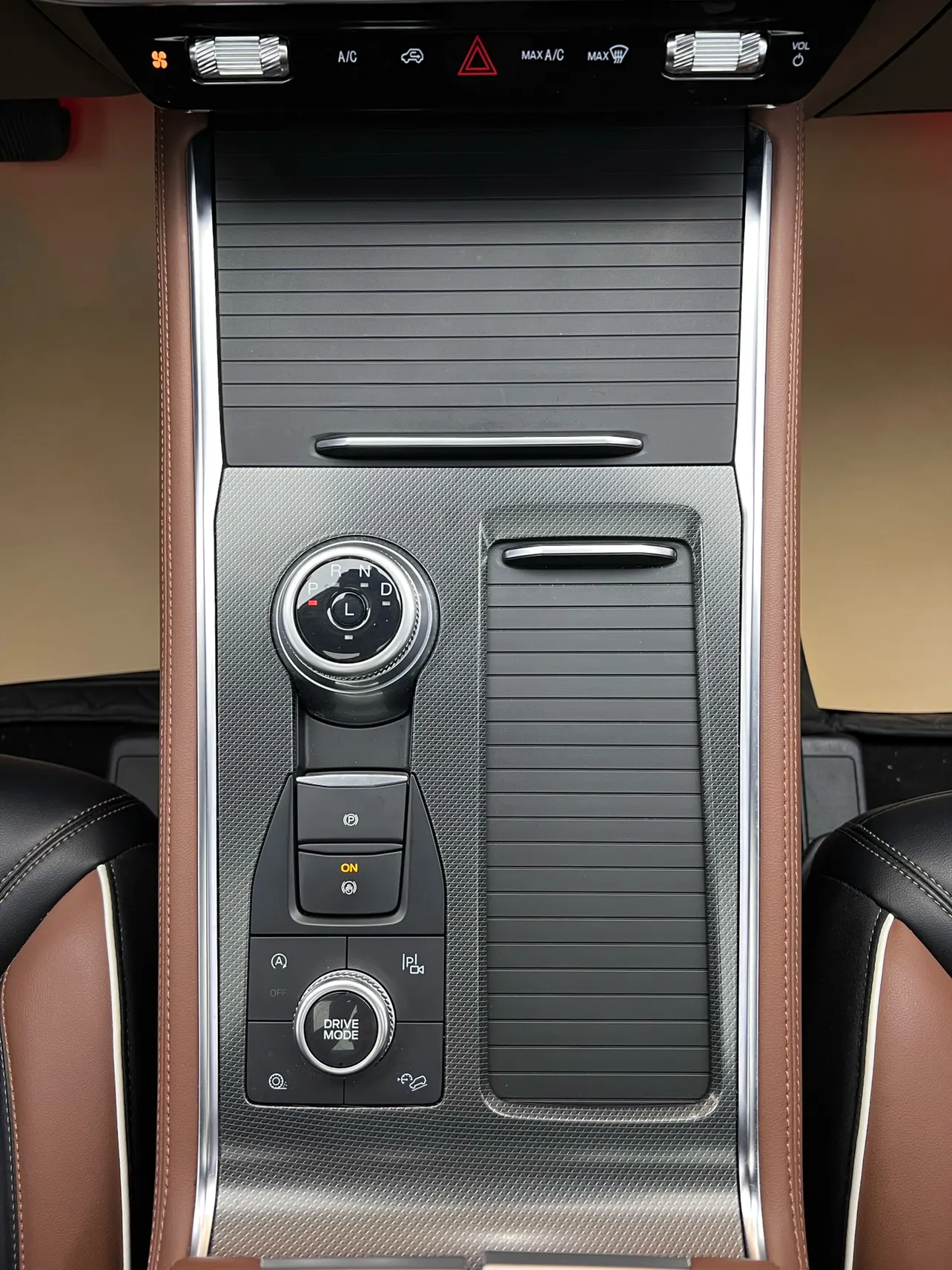 Ford Explorer, 2024 26
