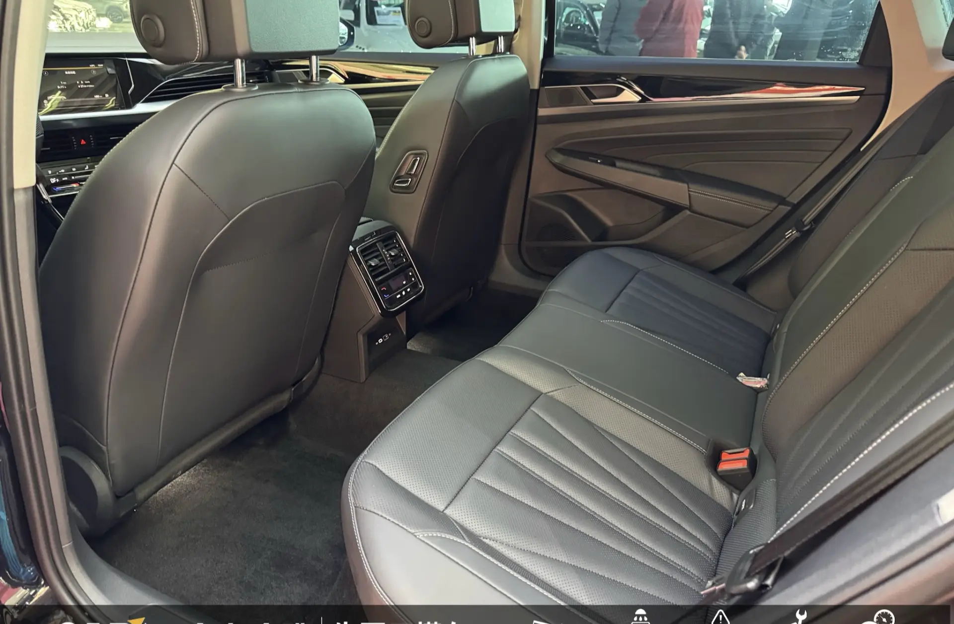 Volkswagen Passat, 2025 20
