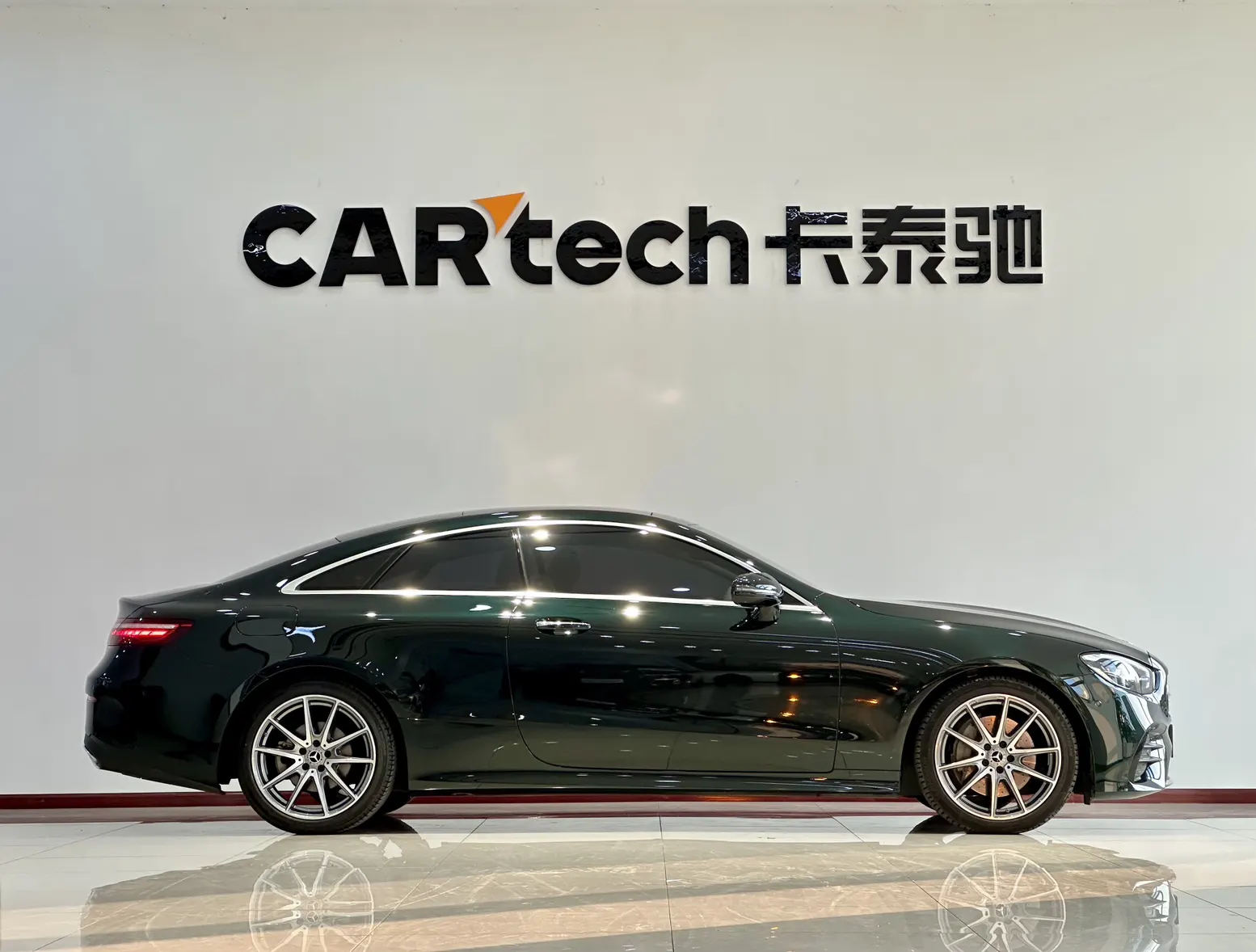 Mercedes-Benz E 260, 2023 4