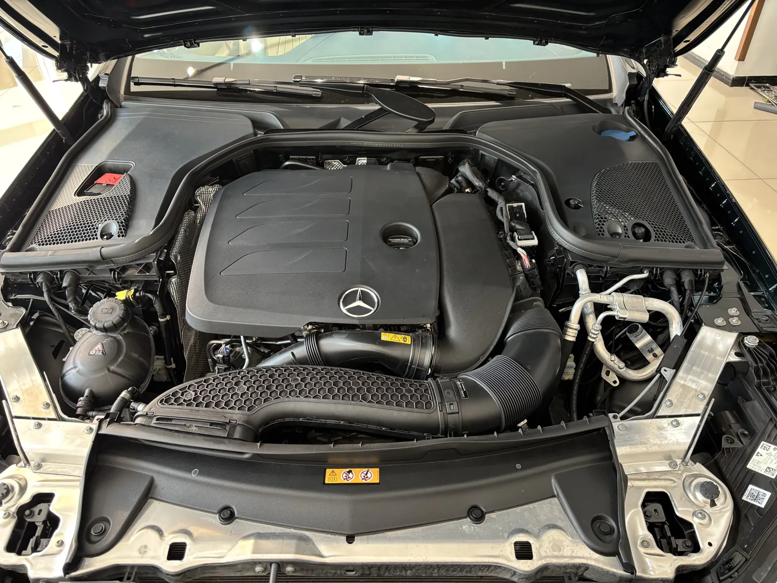 Mercedes-Benz E 260, 2023 11