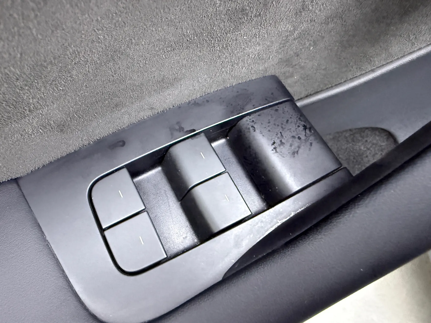 Tesla Model Y, 2024 28
