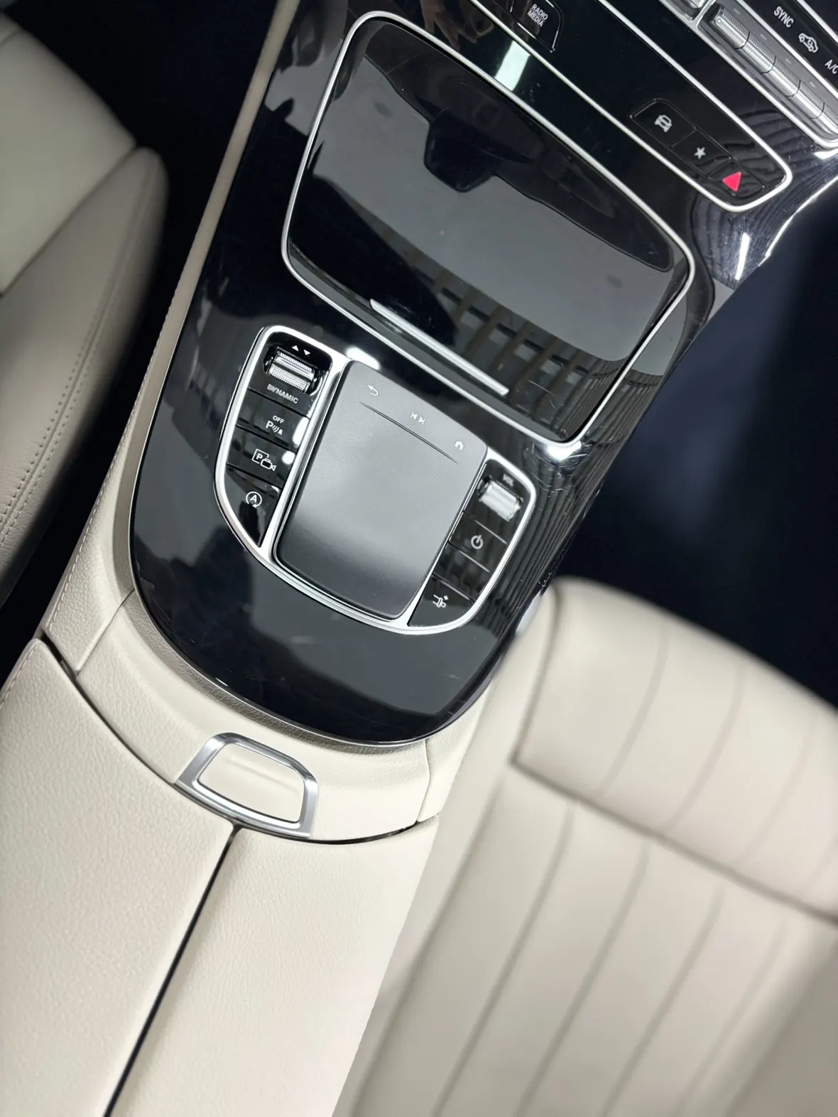 Mercedes-Benz E 260, 2023 18
