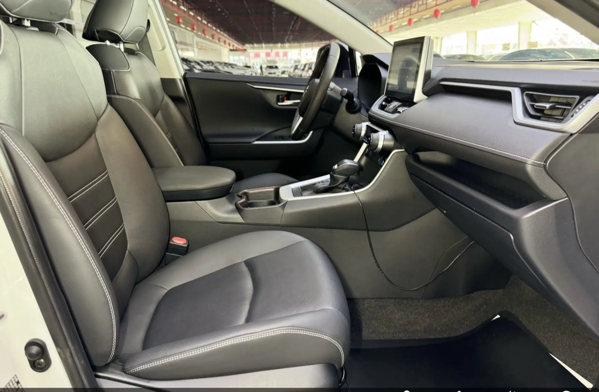 Toyota RAV4, 2023 18