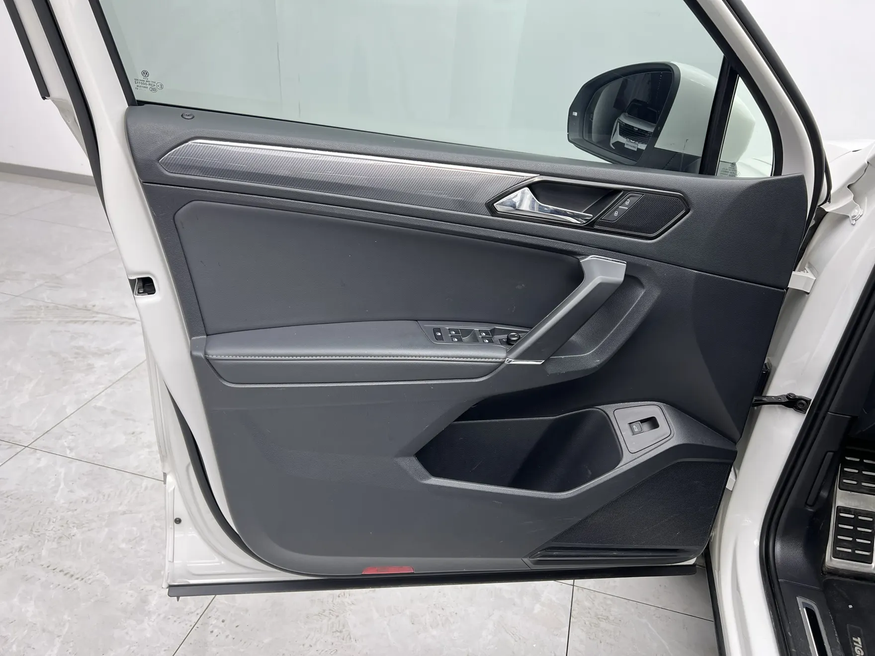 Volkswagen Tiguan L, 2021 11