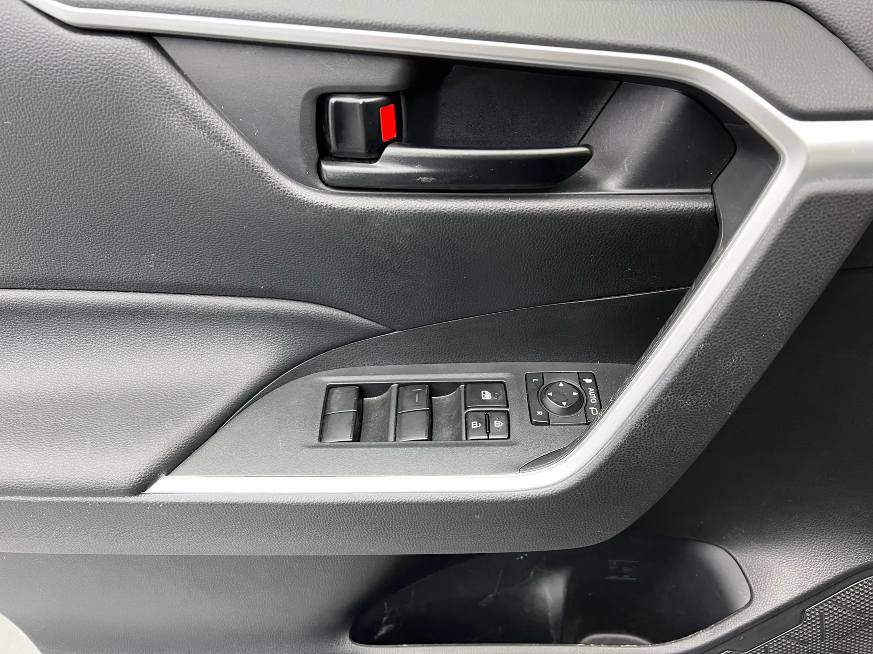 Toyota Wildlander, 2024 17