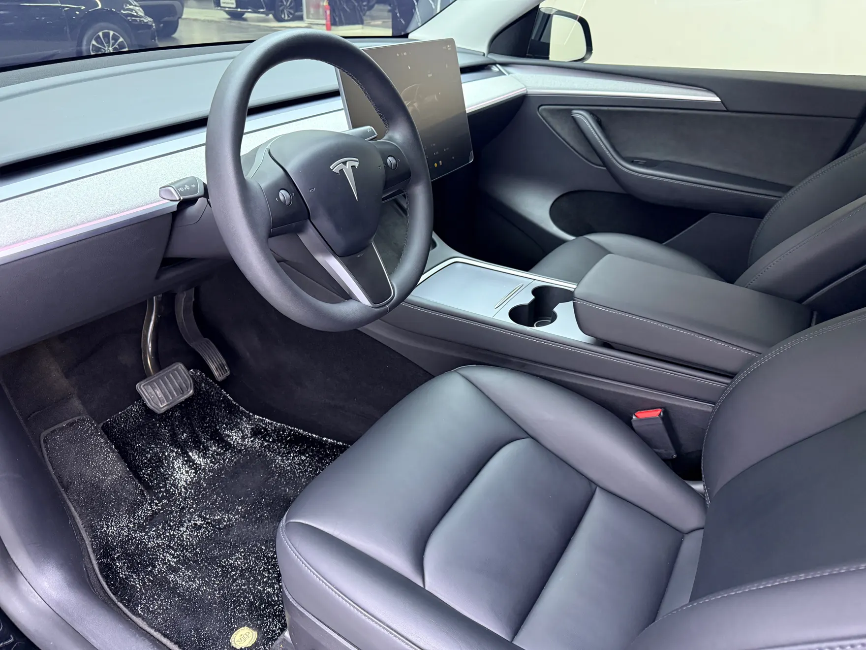 Tesla Model Y, 2024 17