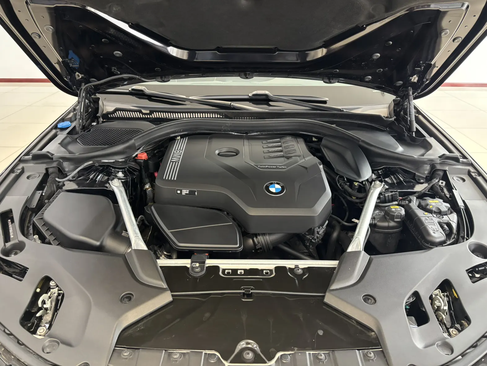 BMW 530Li, 2023 12